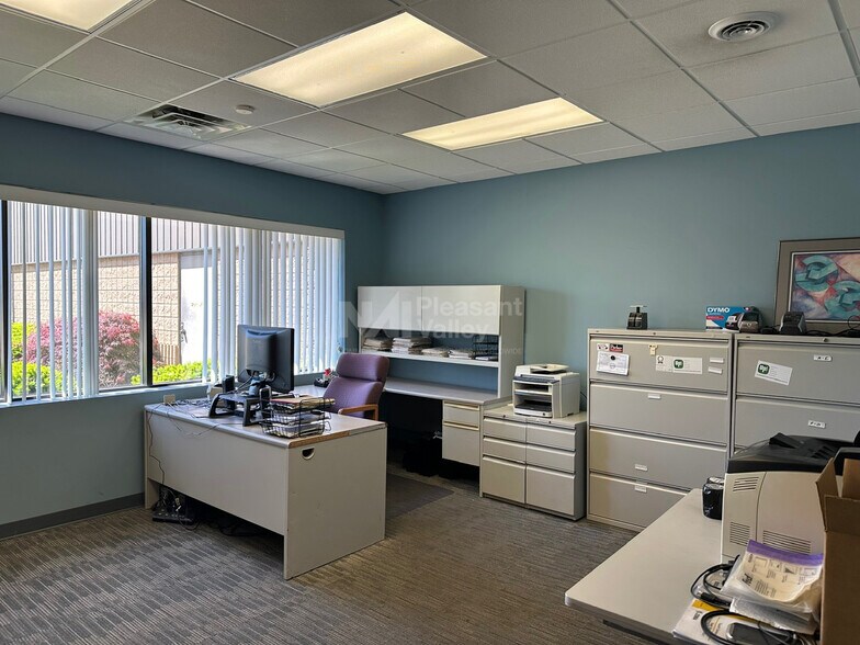 More Photos Of 9107 Pleasantwood Ave NW, North Canton Warehouse For Lease