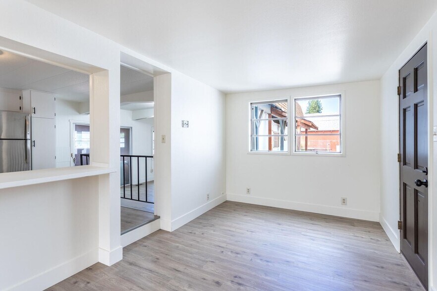 More Photos Of 37087 Main St, Burney Showroom For Sale