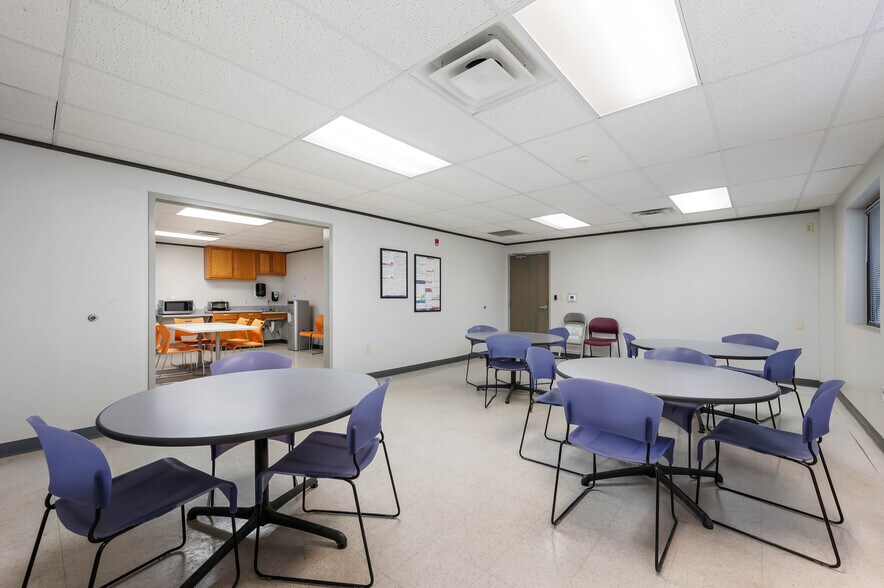 More Photos Of 2375 Walsh Rd, San Antonio Manufacturing For Sale