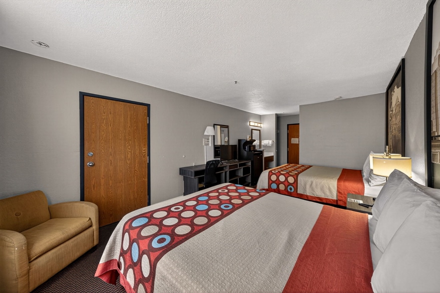 More Photos Of 5319 Casa Bella, San Antonio Hotel For Sale