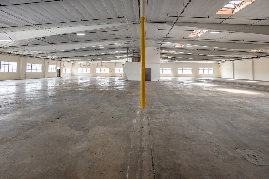 More Photos Of 3355 W El Segundo Blvd, Hawthorne Warehouse For Lease