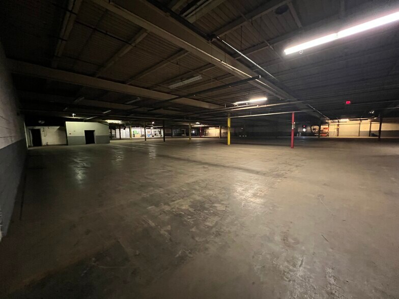 More Photos Of 44-49 Venner Rd, Amsterdam Manufacturing For Lease