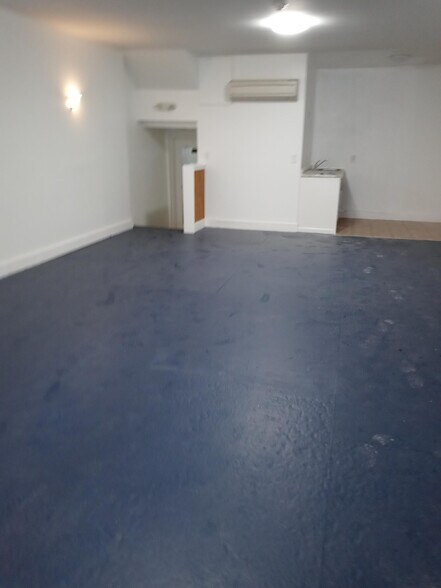 More Photos Of 33 S 3rd St, Philadelphia Storefront Retail Office For Lease