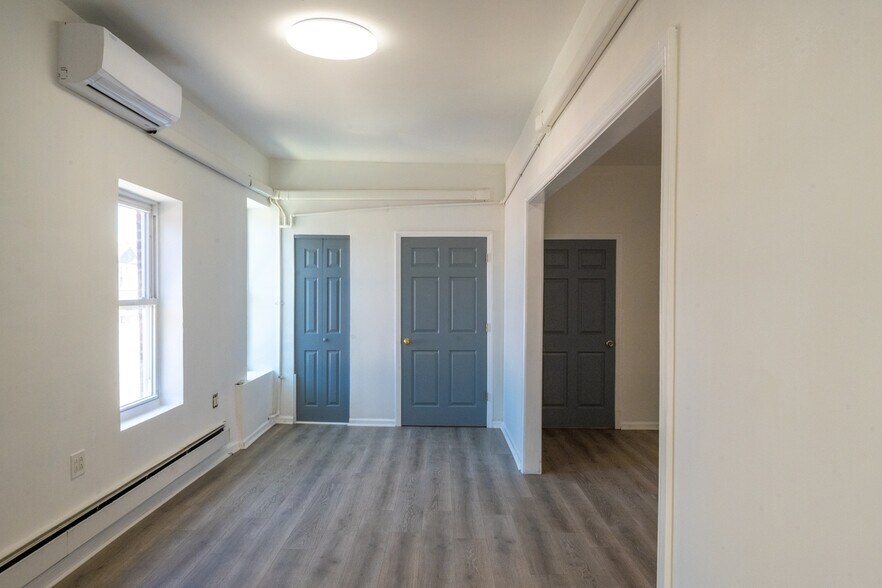 More Photos Of 11801 Liberty Ave, Jamaica Storefront Retail Residential For Lease