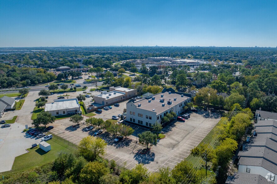 More Photos Of 8711 Highway 6 N, Houston Office For Lease