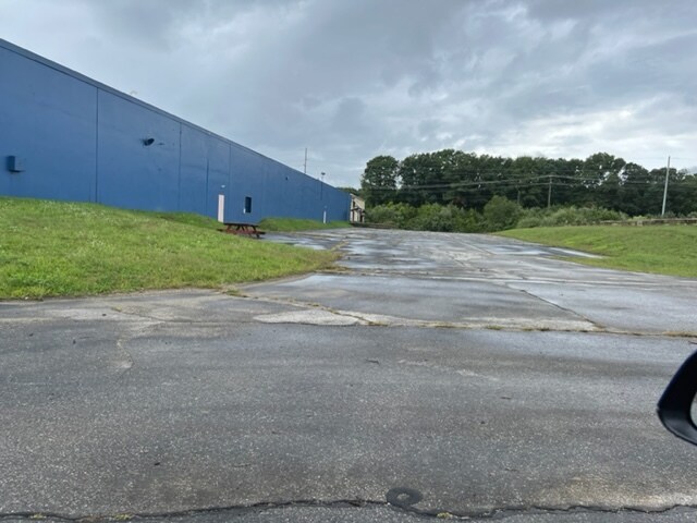 More Photos Of 55 Lathrop Road Ext, Plainfield Manufacturing For Lease