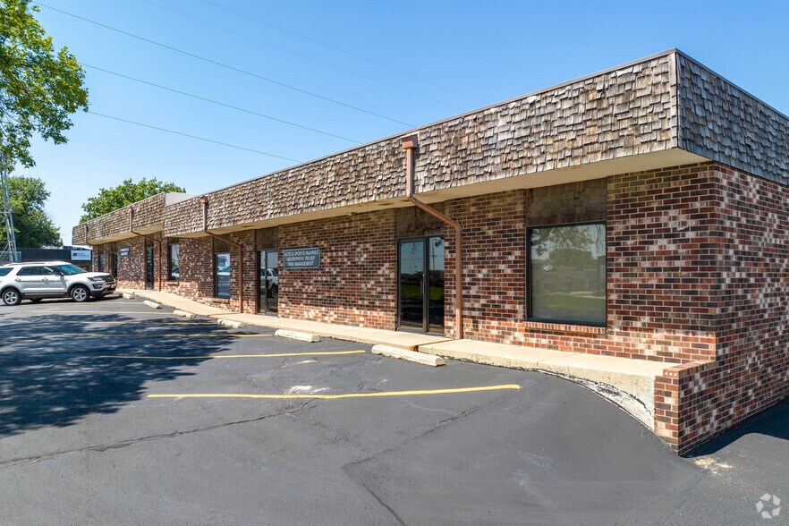 More Photos Of 12305-12309 Gold St, Omaha Medical For Lease