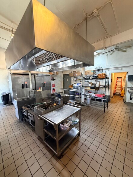 More Photos Of 2301-2309 Main St, Santa Monica Storefront Retail Office For Lease