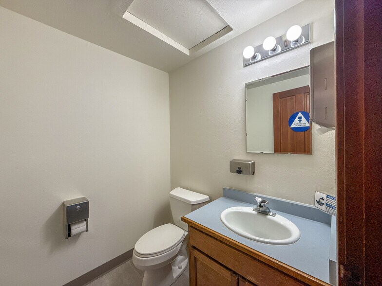 More Photos Of 101 Wikiup Dr, Santa Rosa Office For Sale