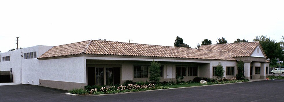 More Photos Of 250 Fischer Ave, Costa Mesa Warehouse For Lease