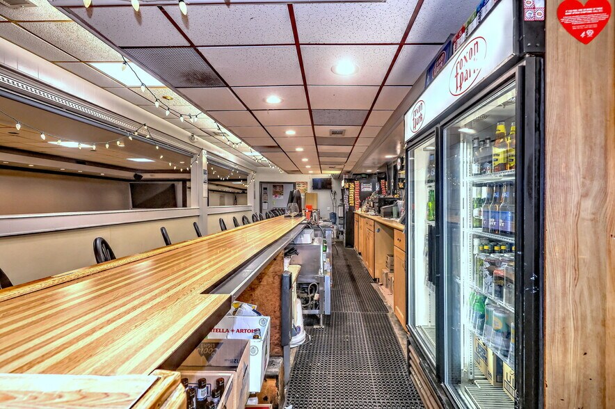 More Photos Of 560 Woodward Ave, New Haven Flex For Sale