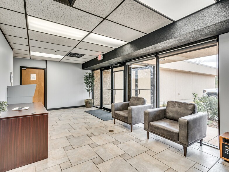 More Photos Of 7608 N Hudson Ave, Oklahoma City Office For Sale