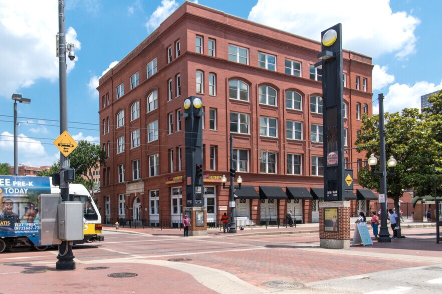 More Photos Of 302-306 N Market St, Dallas Loft Creative Space For Lease