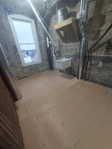 More Photos Of 207-211 E Main St, Watertown Office For Lease