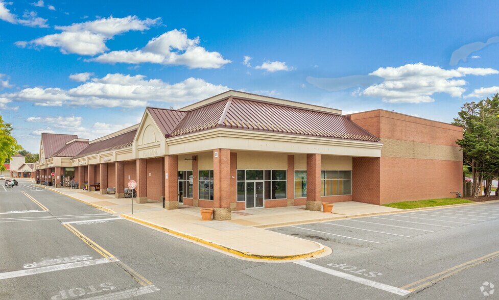 More Photos Of 405 Center St, Westminster Unknown For Lease