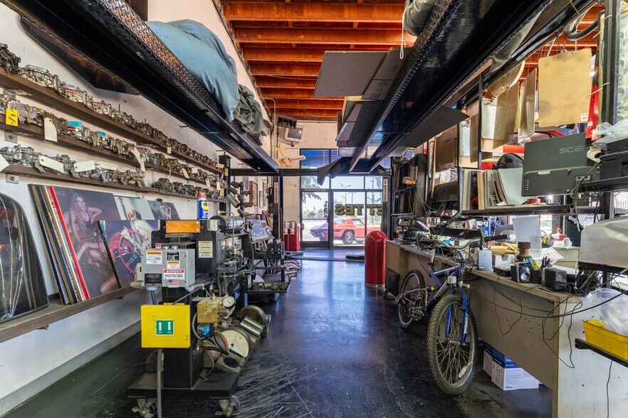 More Photos Of 411 S Harbor Blvd, Santa Ana Auto Dealership For Sale