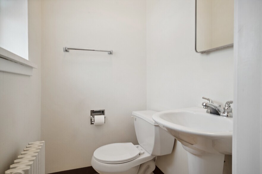 More Photos Of 107 E Madison St, Mount Pleasant Healthcare For Sale