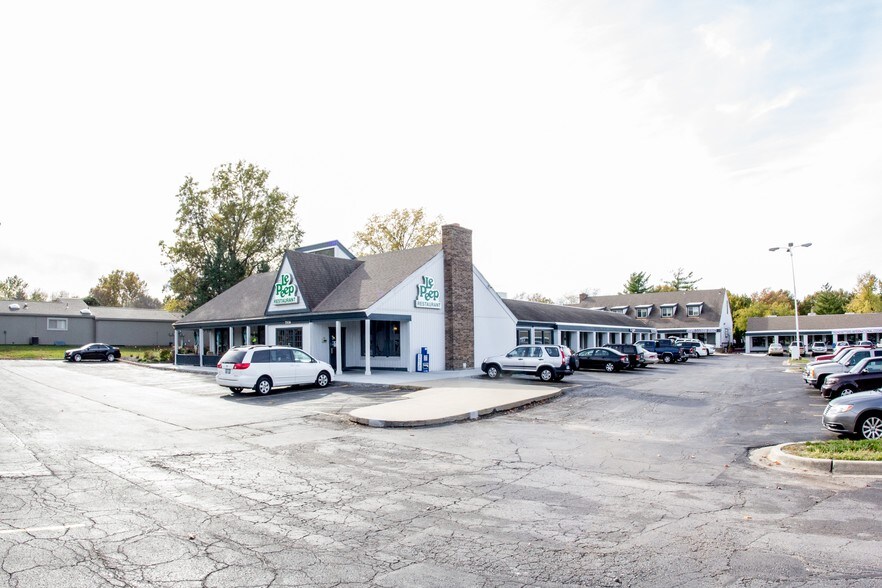 More Photos Of 7936-7936 Quivira Rd, Lenexa Storefront For Lease