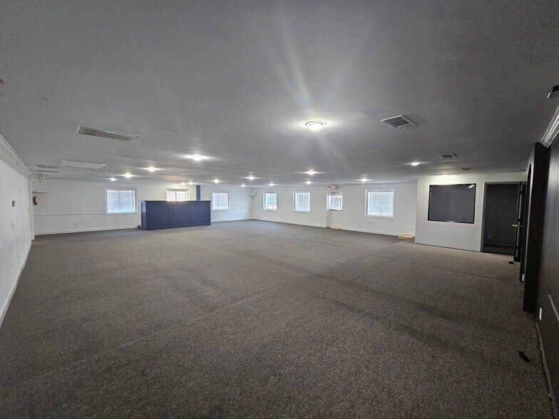 More Photos Of 103 Buford Dam Rd, Cumming Religious Facility For Lease