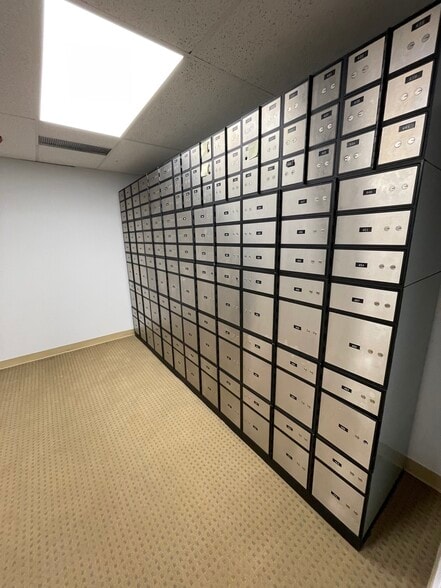 More Photos Of 208 Elm St, New Canaan General Retail For Lease