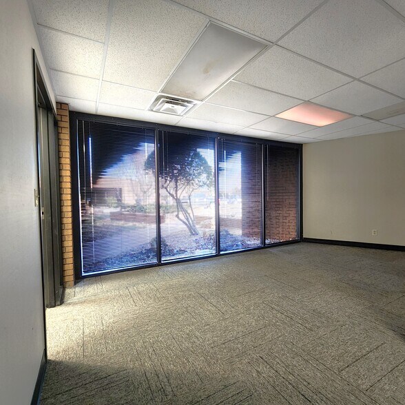 More Photos Of 2033 Heritage Park Dr, Oklahoma City Office For Lease