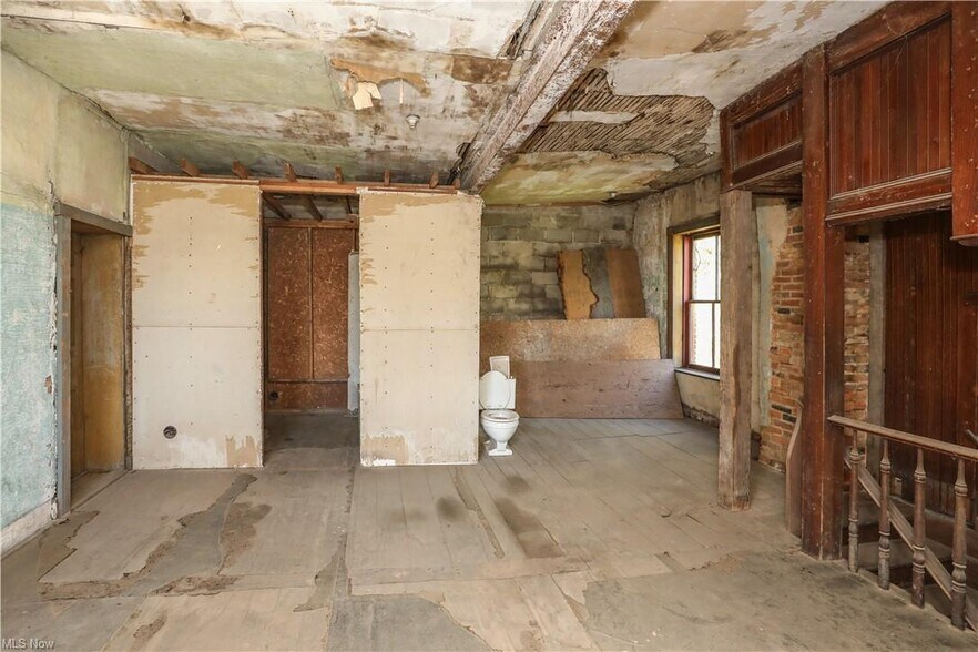 More Photos Of 9401 Tallmadge Rd, Diamond Hotel For Sale