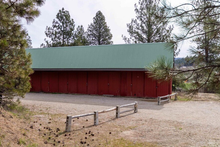 More Photos Of 64 Messick Ln, Garden Valley General Retail For Sale