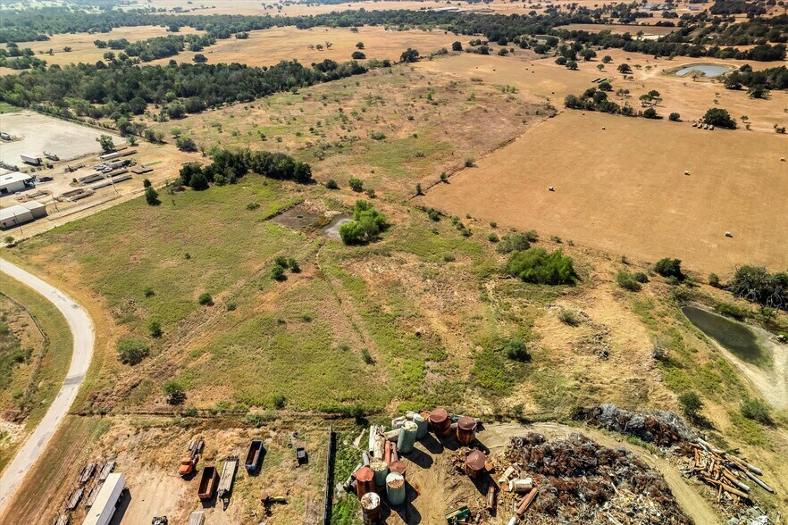 More Photos Of 1095 County Road 234, Giddings Land For Sale