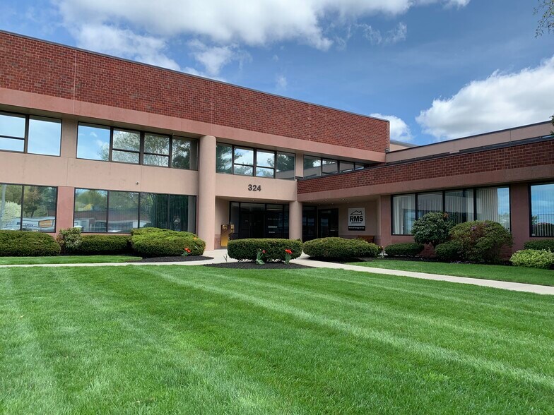 More Photos Of 324 Grove St, Worcester Office For Lease