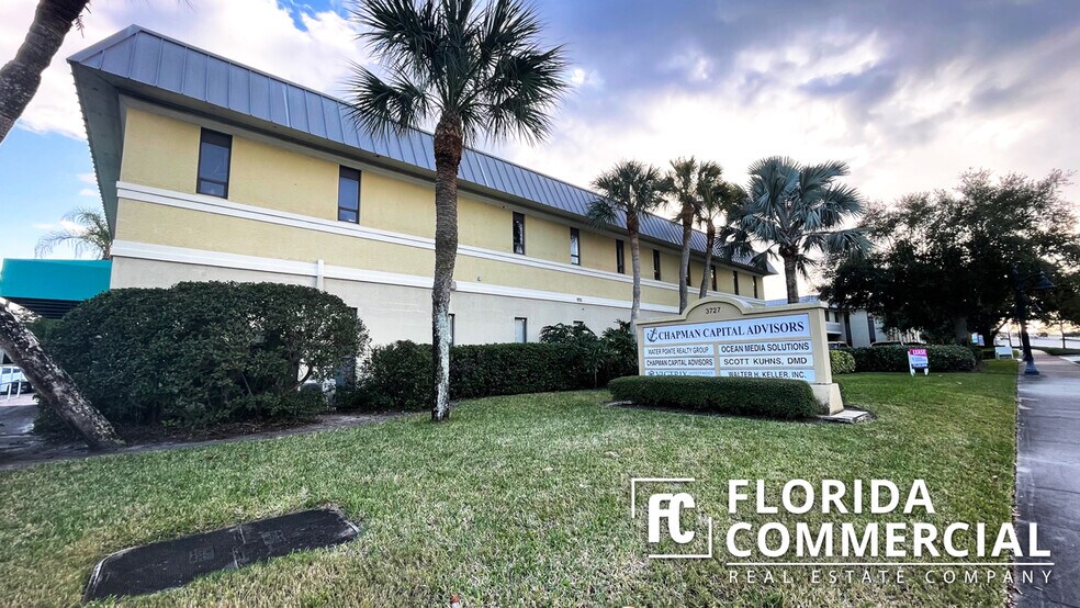 More Photos Of 3727 SE Ocean Blvd, Stuart Loft Creative Space For Lease