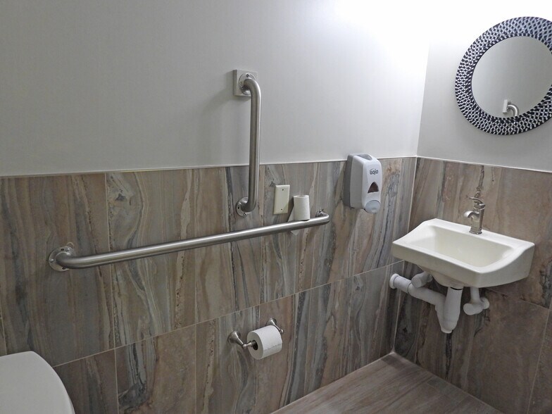 More Photos Of 3800 W New Haven Ave, Melbourne Freestanding For Sale