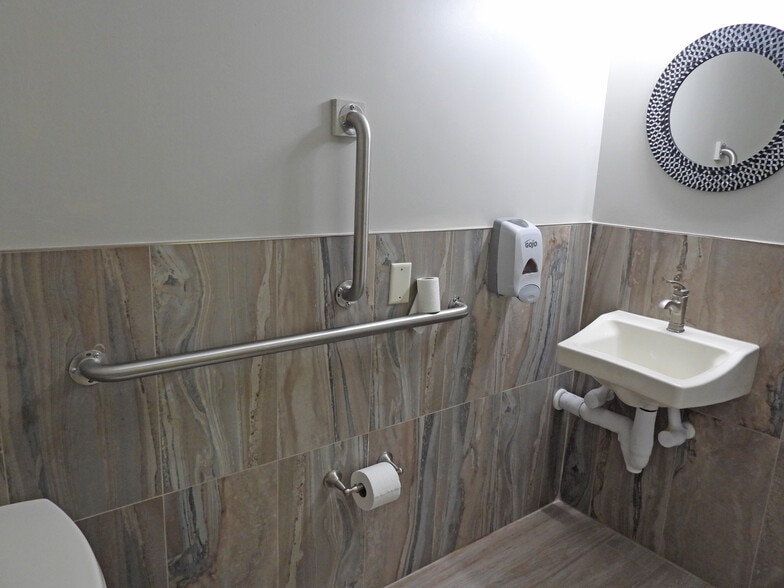 More Photos Of 3800 W New Haven Ave, Melbourne Freestanding For Sale