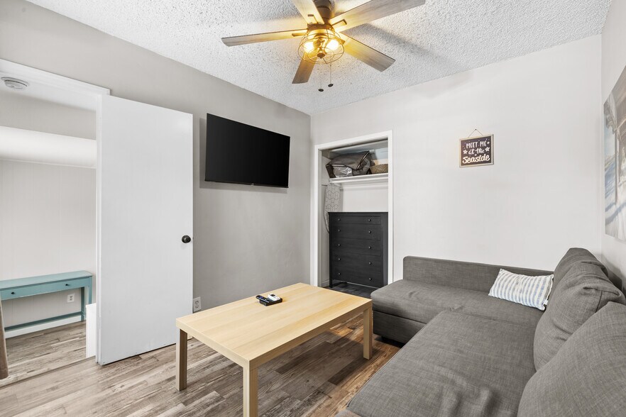 More Photos Of 4837 Castle Ave, San Diego Apartments For Sale