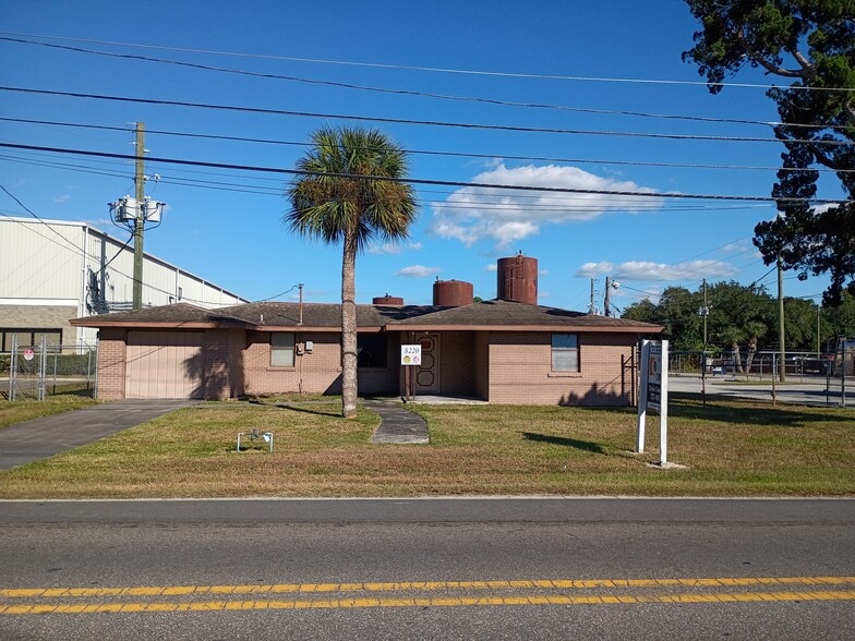 More Photos Of 8220 Leo Kidd Ave, Port Richey Warehouse For Sale