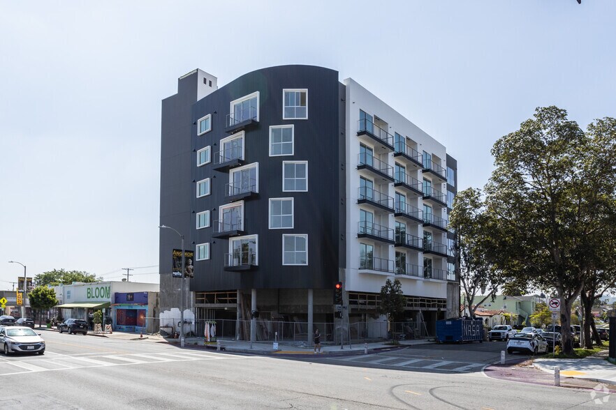 More Photos Of 5550 W Pico Blvd, Los Angeles Apartments For Lease