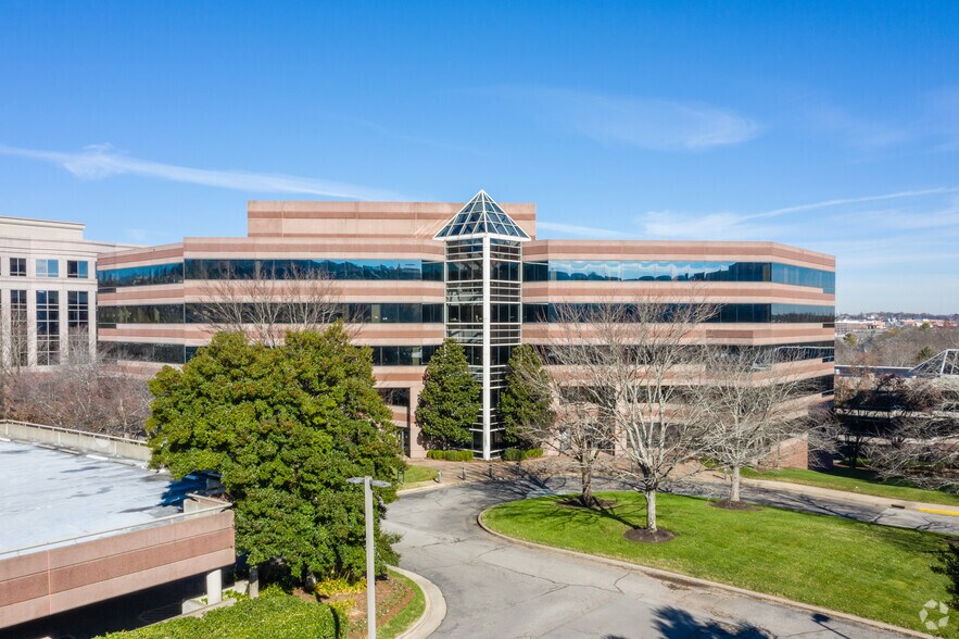 More Photos Of 1 Burton Hills Blvd, Nashville Unknown For Lease