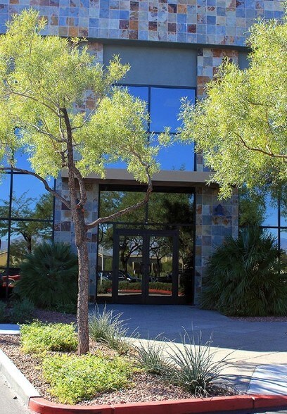 More Photos Of 1707 Village Center Cir, Las Vegas Office For Lease