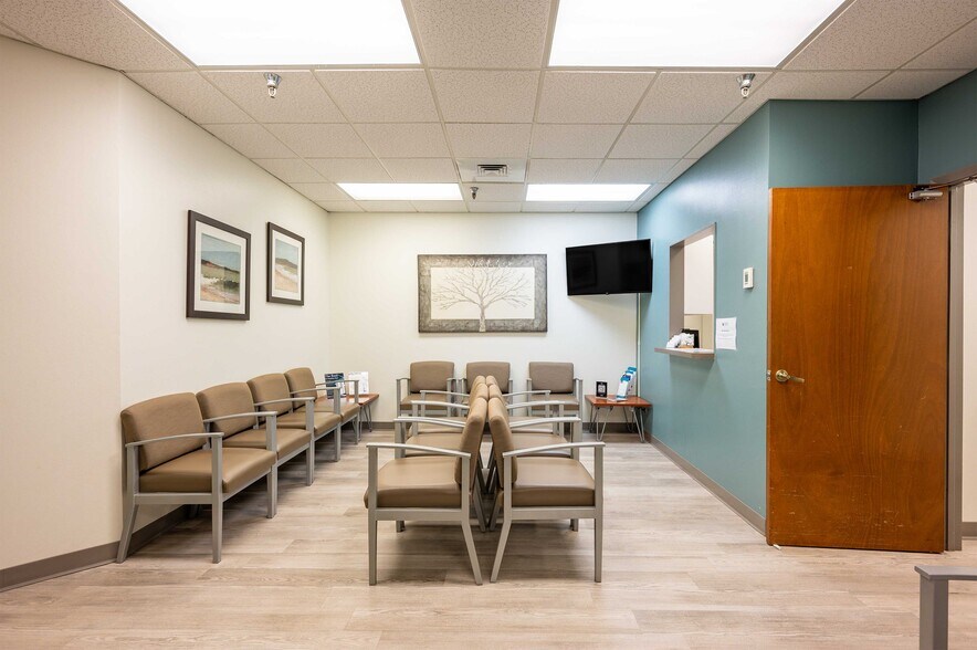 More Photos Of 6719 Gall Blvd, Zephyrhills Medical For Sale