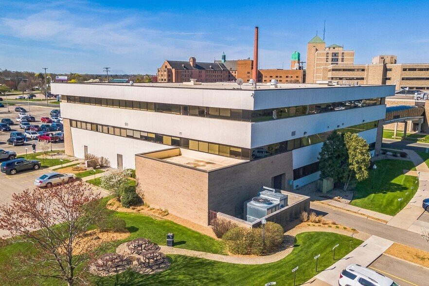 More Photos Of 1722 Shaffer St, Kalamazoo Medical For Lease