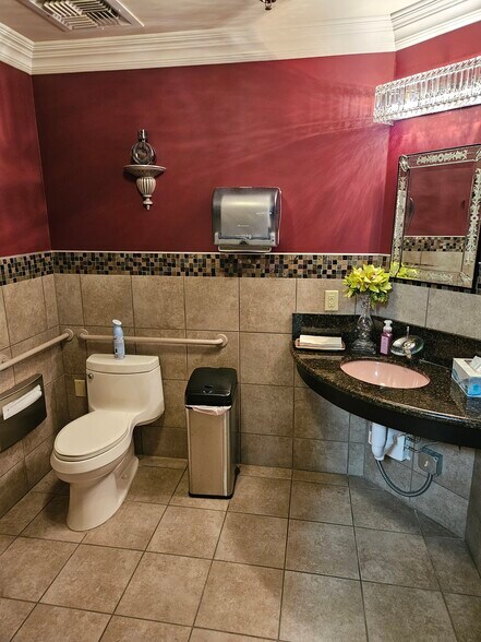 More Photos Of 970 Reserve Dr, Roseville Loft Creative Space For Sale