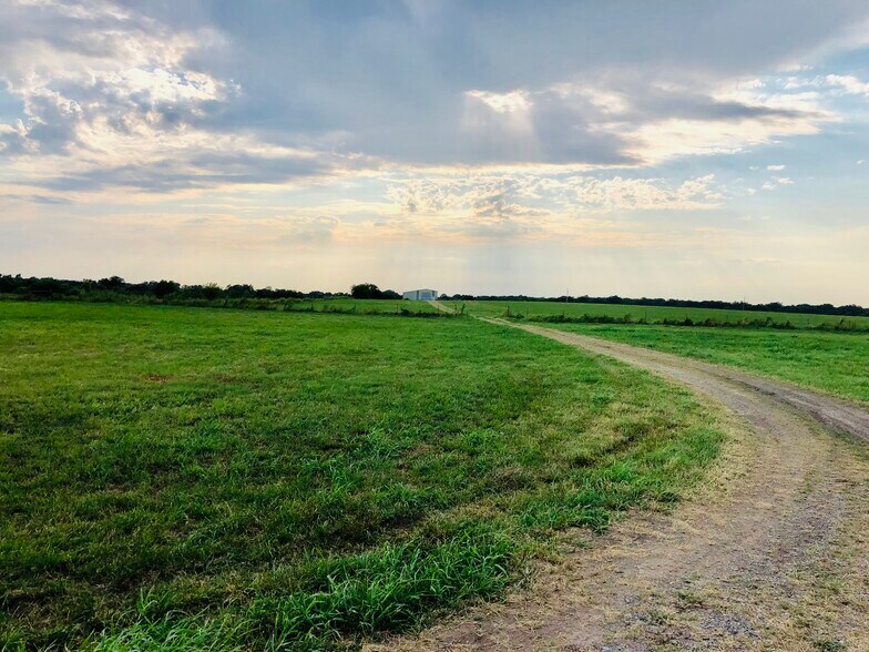 More Photos Of 9220 9th St, Cushing Land For Sale