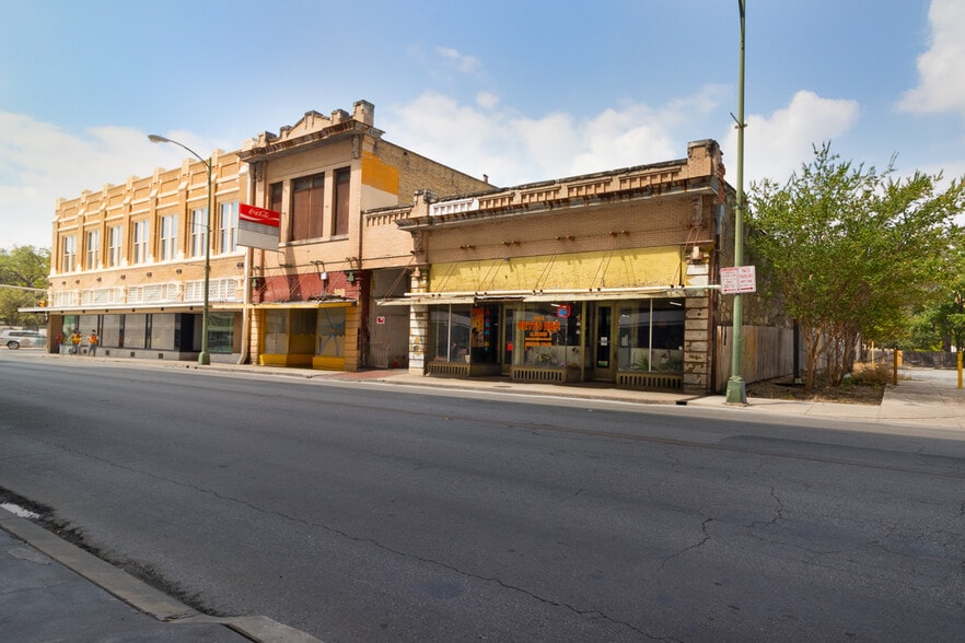 More Photos Of 111-113 N Flores St, San Antonio Storefront Retail Residential For Sale