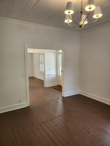 More Photos Of 206-208 W Richardson Ave, Summerville Freestanding For Lease