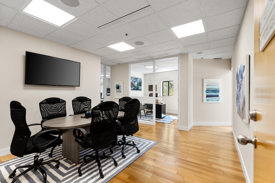 More Photos Of 63 Shore Rd, Winchester Medical For Sale