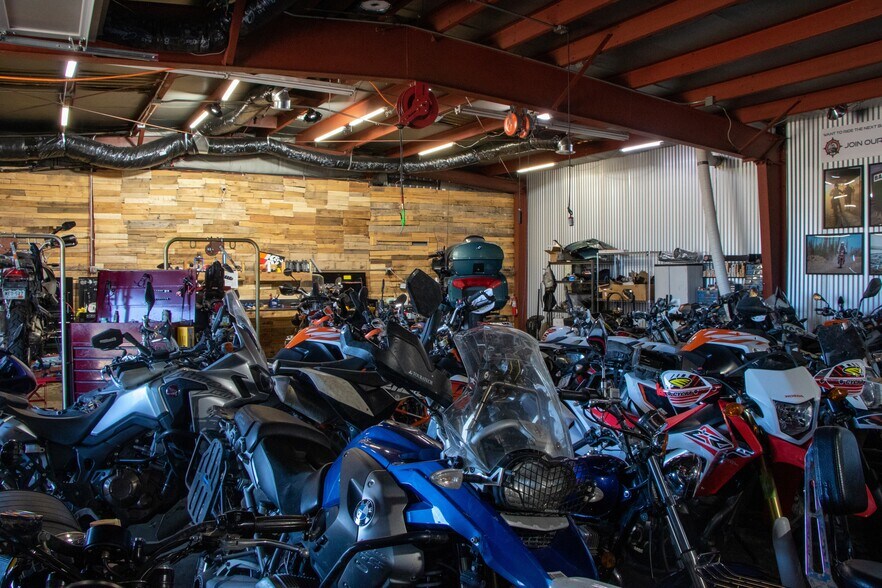 More Photos Of 3200 Pearl St, Boulder Warehouse For Sale