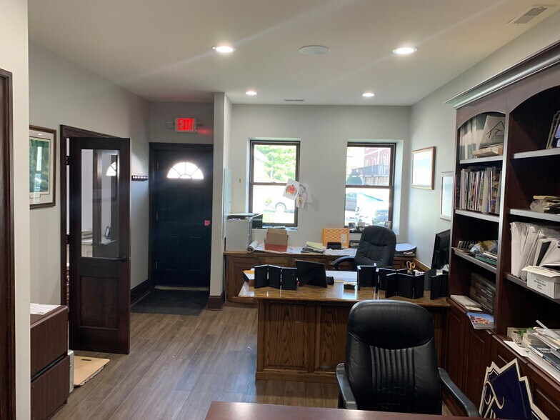 More Photos Of 608 Hillgrove Ave, Western Springs Office Residential For Sale