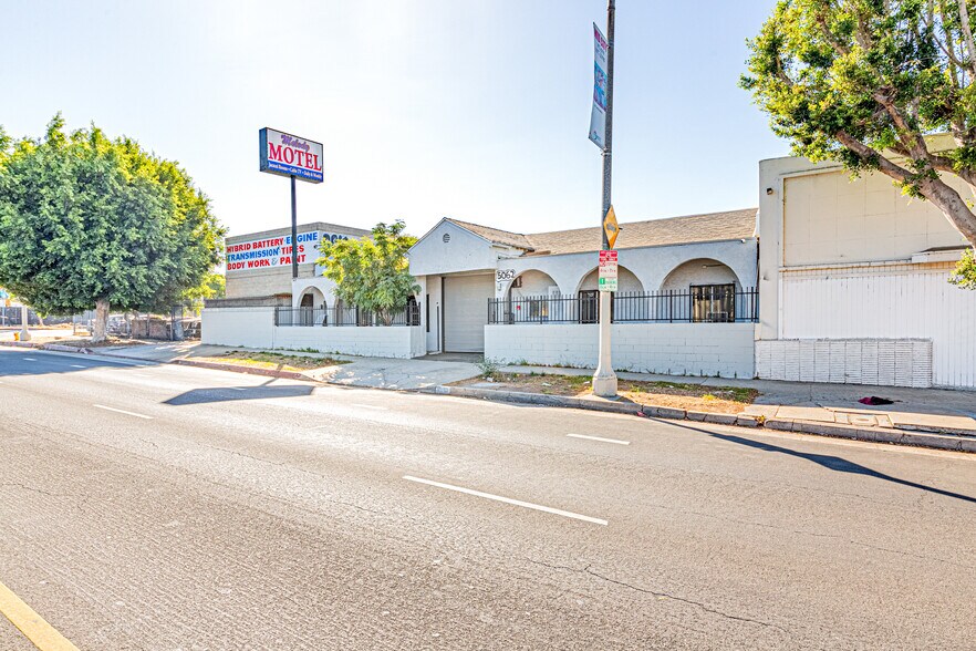 More Photos Of 5062 W Washington Blvd, Los Angeles Hotel For Sale