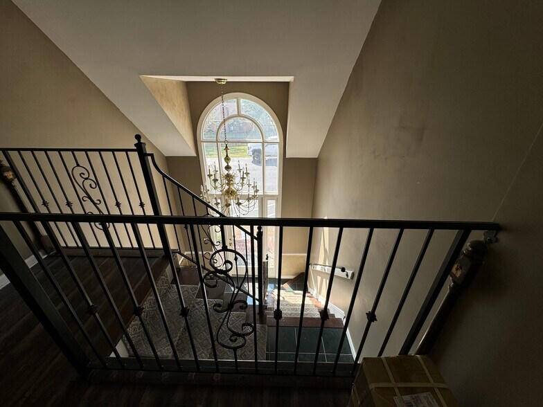 More Photos Of 6920 Oak Forest Dr, Olive Branch Loft Creative Space For Lease