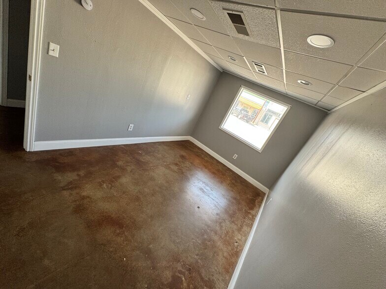 More Photos Of 121 Main, Quinlan Storefront For Lease