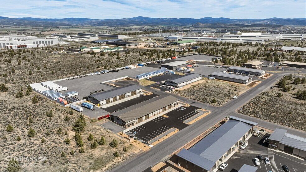 More Photos Of 3951 SW Empire Dr, Prineville Manufacturing For Lease